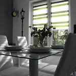 U-Stay Bond Apartament